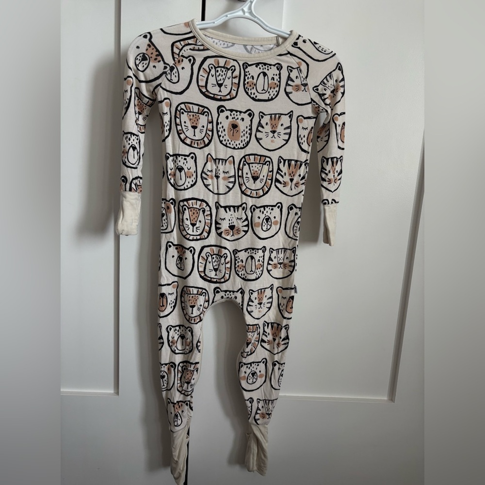 Little Sleepies Crescent Zippy in Lions, Tigers & Bears